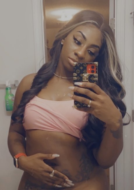 Ms Bee star exclusive photos