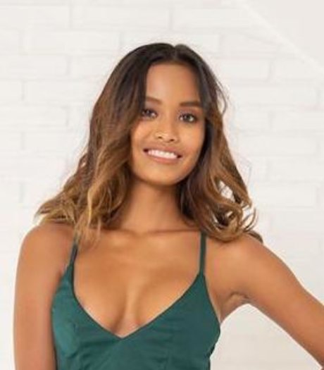 Putri Cinta s Closet porn model pictures