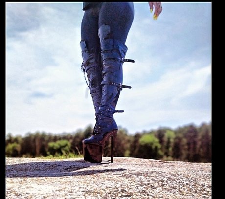 Miss Sonya model pornographic galleries