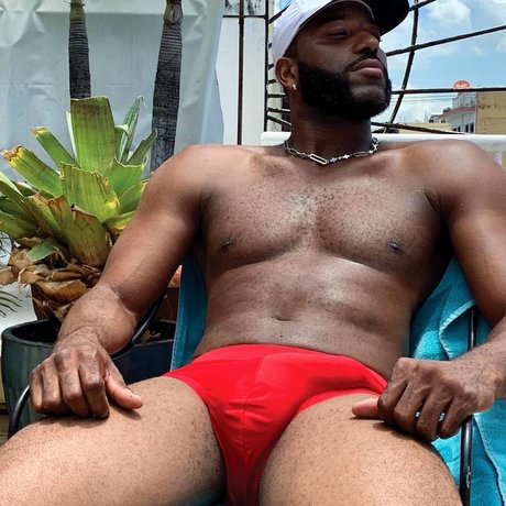 Dominicandarkmeatrd star beautiful pic