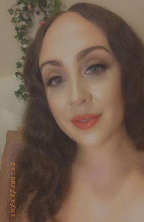 Dolly Debutante model sex images