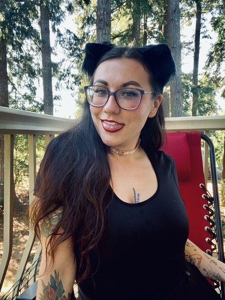 k i t t e n_ xxx actress pics