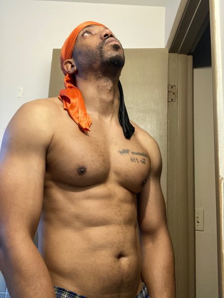 YO FAVORITE SHOOTER model exclusive gallery