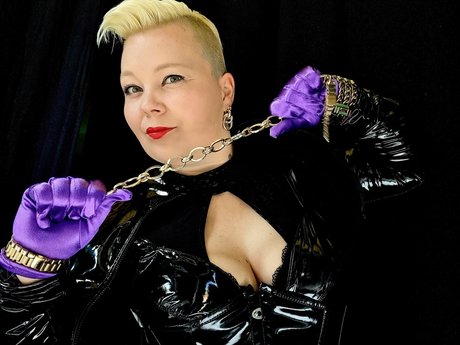 Domina Lady Susan Berlin model adult pictures