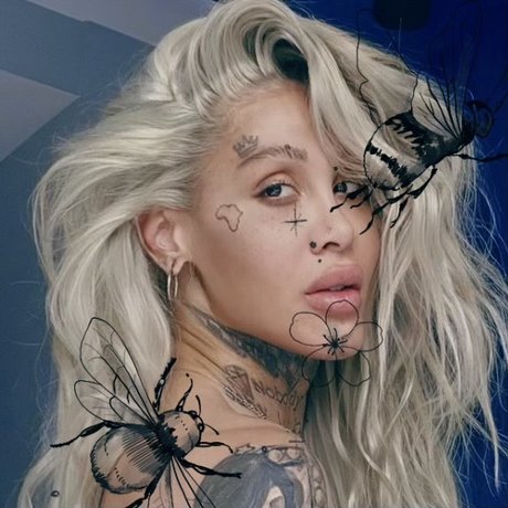 Just Carlisha hot star pictures