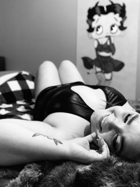 Queen Vixin_ model hd images