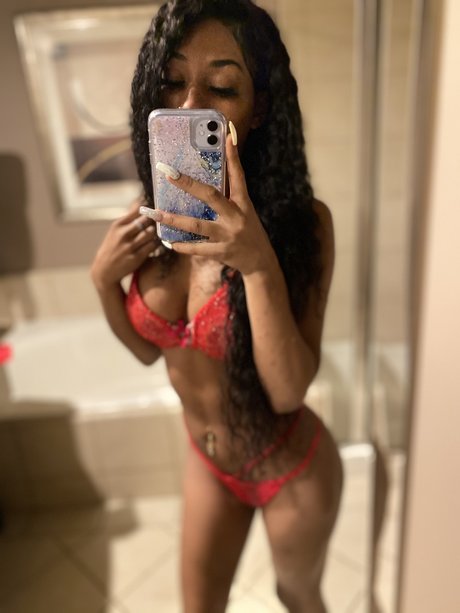 Queentinny exclusive star pics