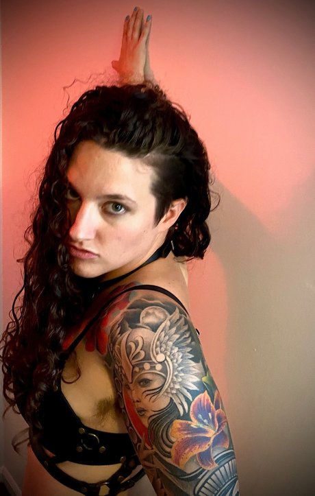 Queen Rose 1 1 Video Calls amp amp Sexting_ star perfect pics