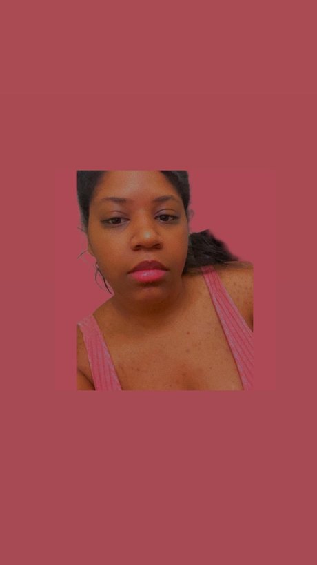 Queen LV model nude pic