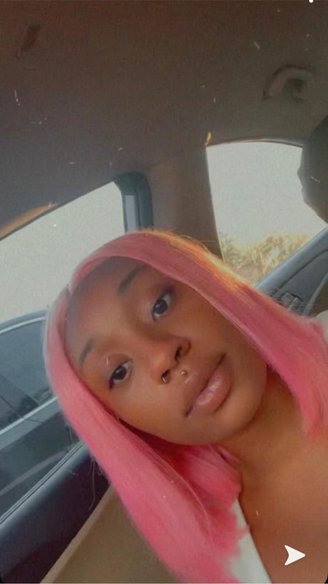 DaWETTEST porn model pics