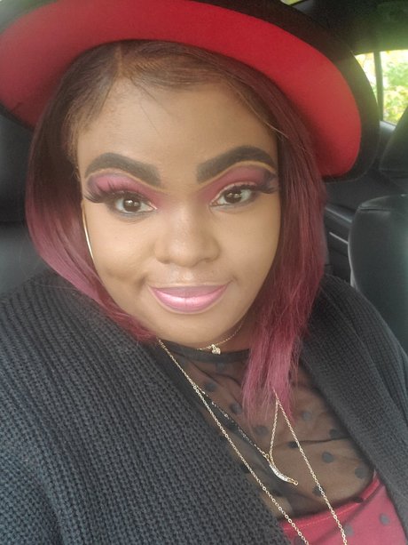 Dollbabe pretty model picture