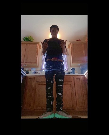 Eue 200 pornstar erotic pictures