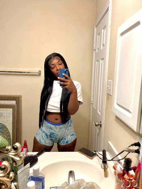 Sextin with Shaye the tiger sex actress pictures