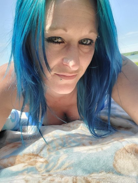 Rainbow Queen model pornographic pic