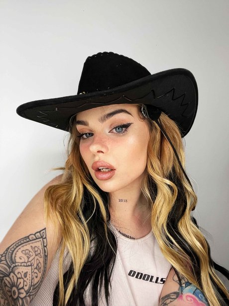 Raee Lora_ nudes pornstar img