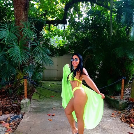 Brunna Fernanda model erotic images