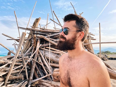 Rayan bearded star erotic image