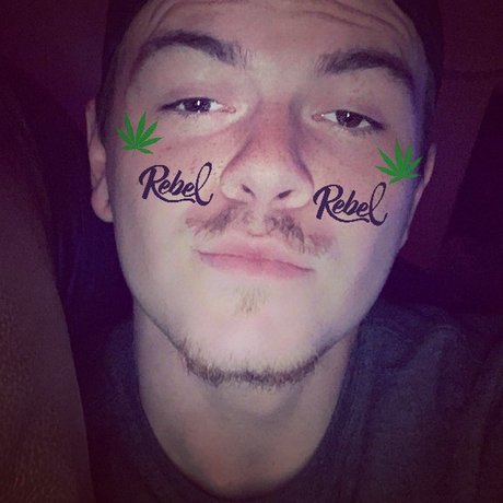 Raybae model nude photos