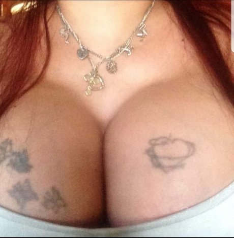 Raven40DD xxx model pic