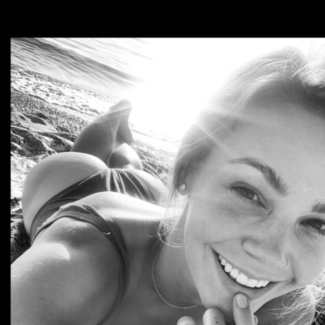 Remi Wilde model nice image