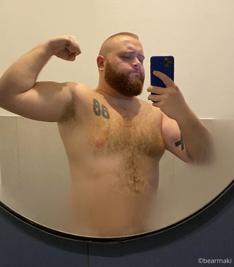 RedBearded sexy model img