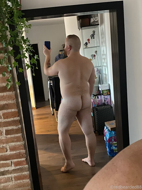 RedBearded nudes actress image