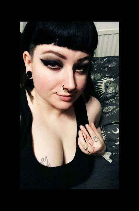 Recklessthot erotic model galleries