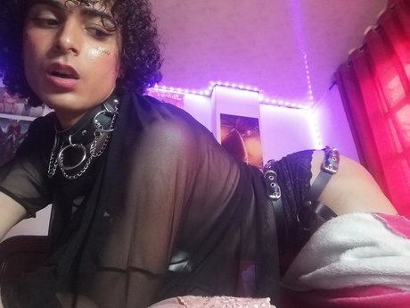 u88173359 erotic actress pic