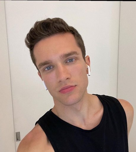 Roby star nude pictures