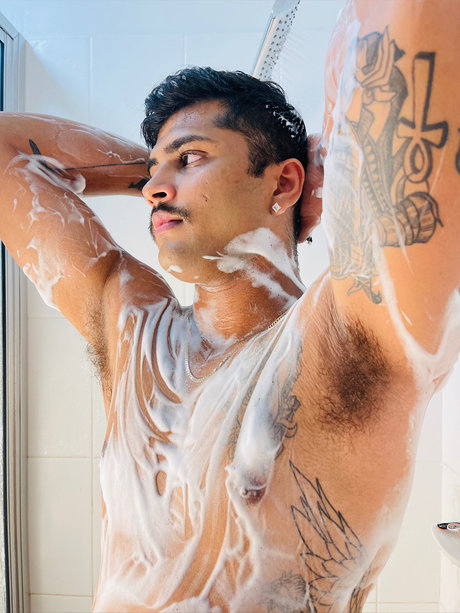 Romeo The Devil star perfect photo