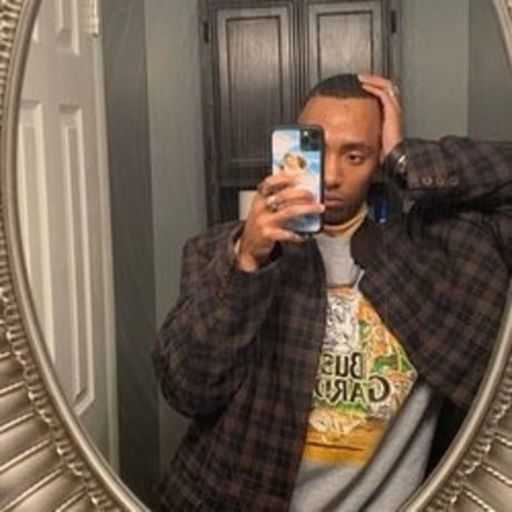 Roman Moore star adult pics