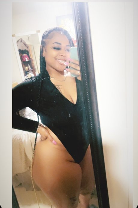 Roget Dipped In Caramel_ star exclusive galleries