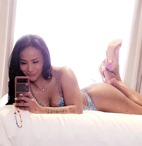 Naimaklik model top photo