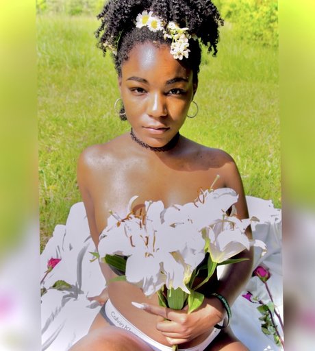 RiRi Cummings perfect star photo