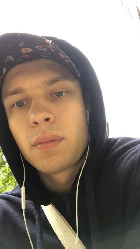 Rickyricky pornographic star photo