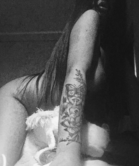 AndraBabe adult model gallery