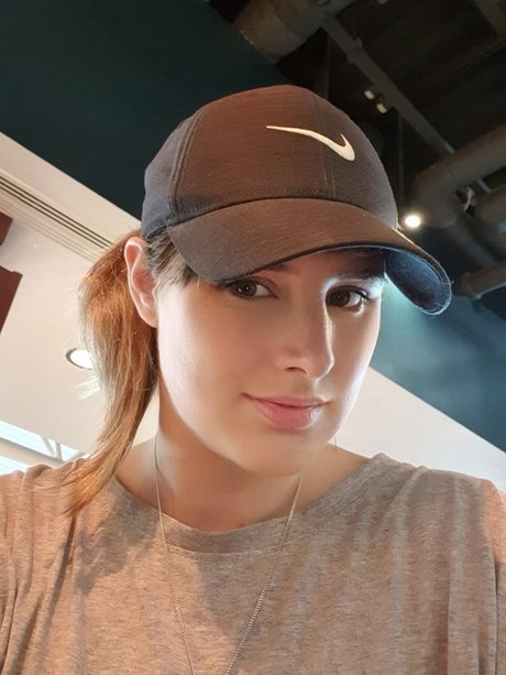 Miss Roxy xx nude pornstar gallery