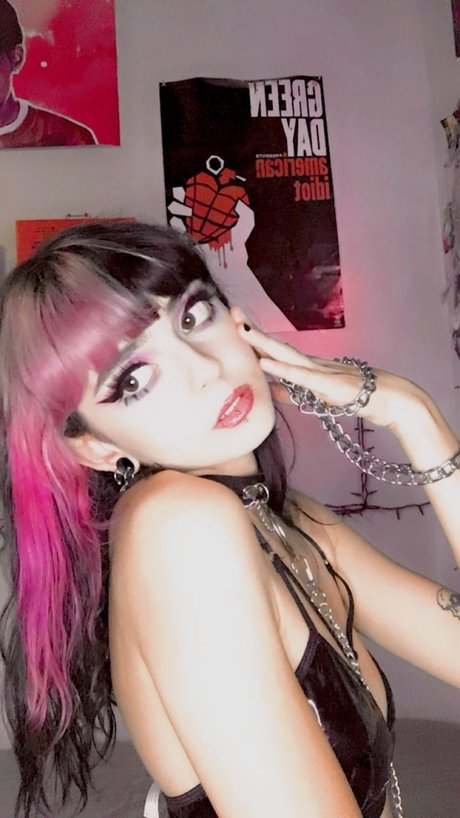 Roxxi high quality model picture