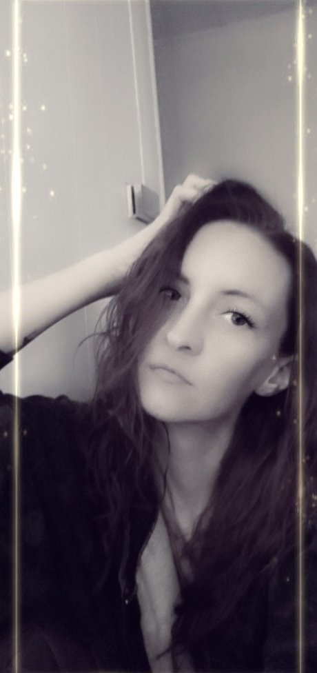 Roxie Moon porn star pictures