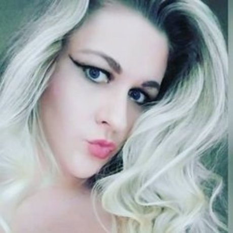 Rose Queen pornstar erotic pictures