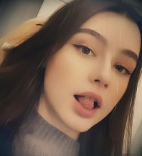 Dailana Loma model top galleries