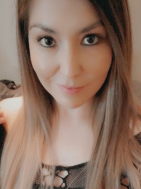 Samantha Sweets art model pic