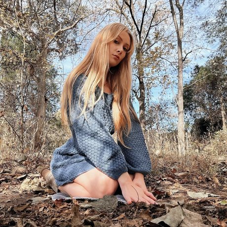 Sadie Blair model nudes pic