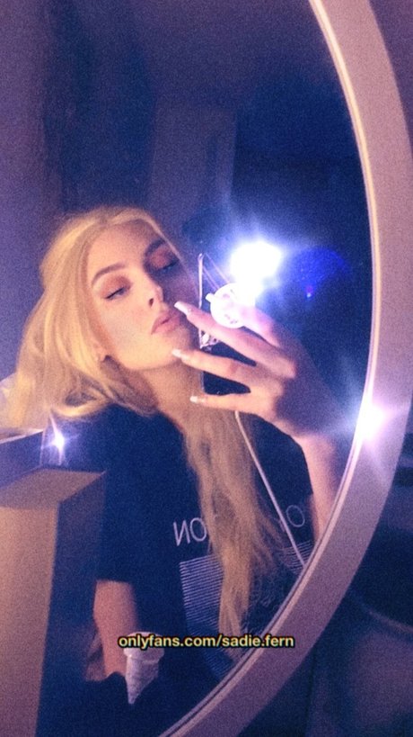 Sadie Fern model hot archive