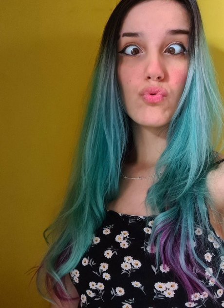 Teteia model naked photo