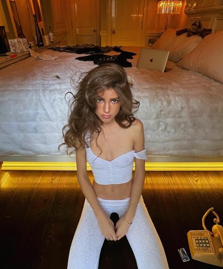 Xtracloudy beautiful model images