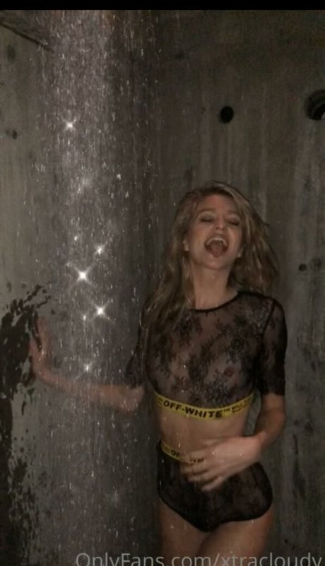 Xtracloudy top star photo