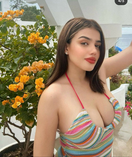 Karina Johnson star exclusive images