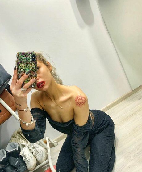 axalrnaed pornstar nude archive