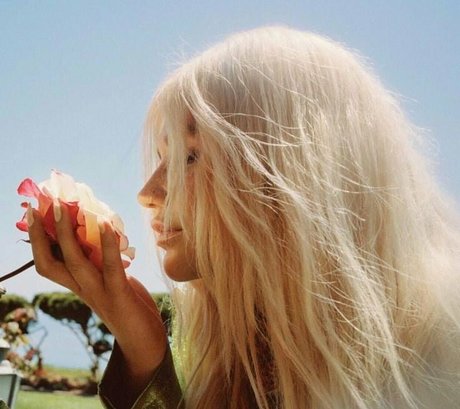 KeshaRose erotic pornstar gallery